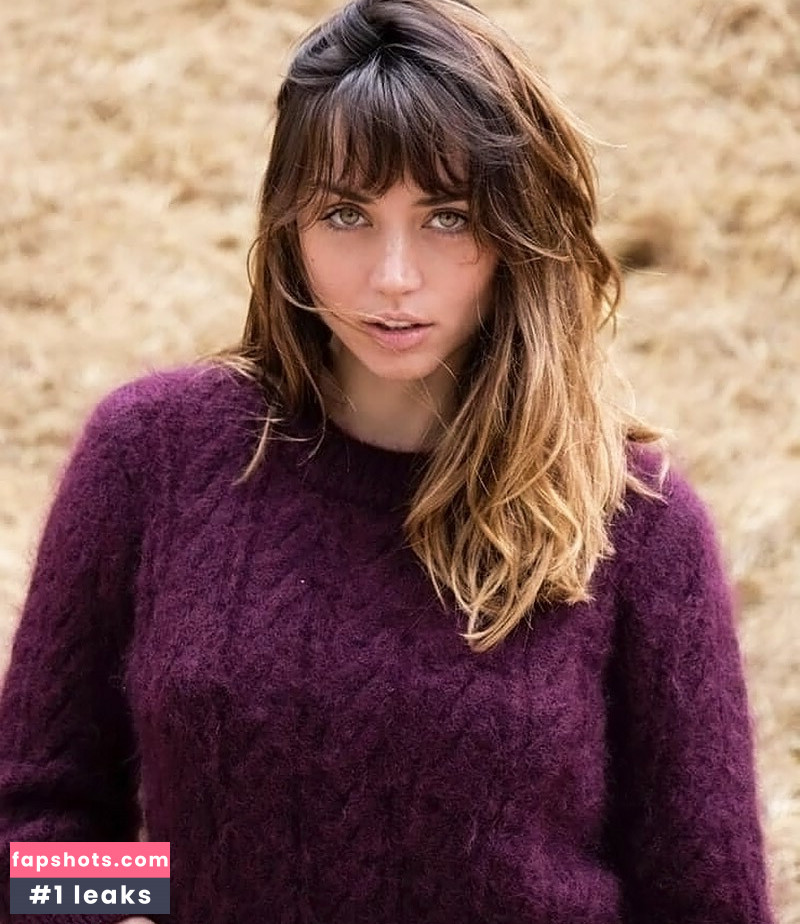 Ana de Armas gallery photo #537
