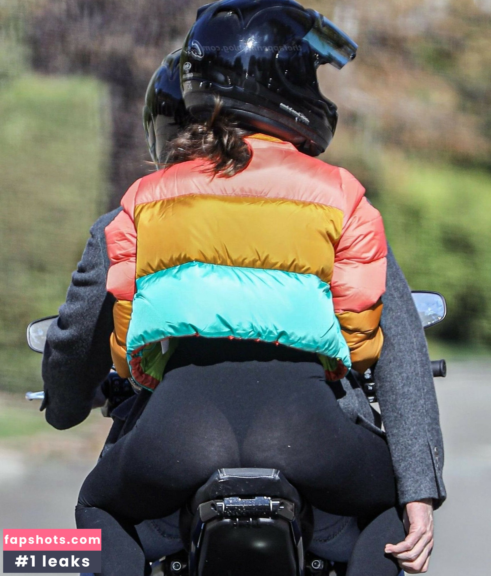 Ana de Armas gallery photo #540