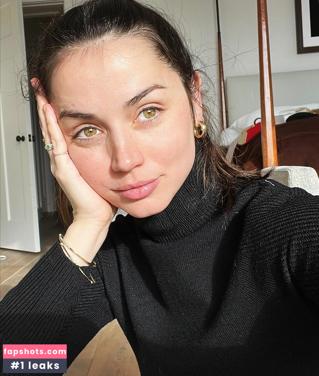 Ana de Armas gallery photo #544