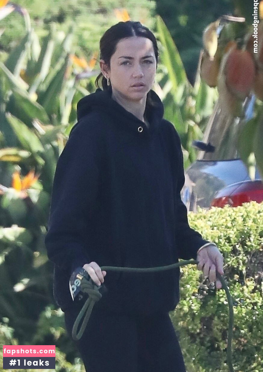 Ana de Armas gallery photo #7