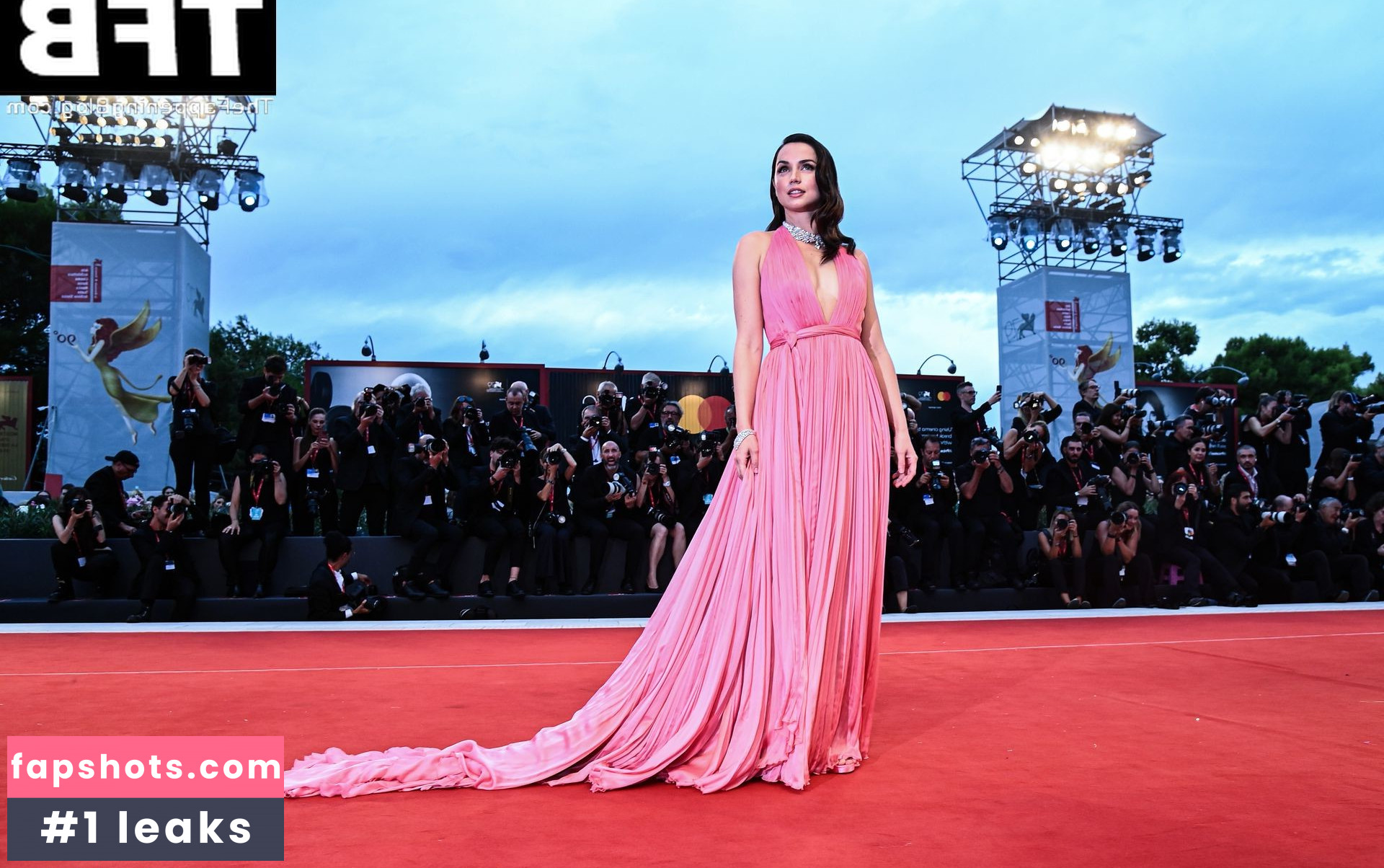 Ana de Armas gallery photo #646