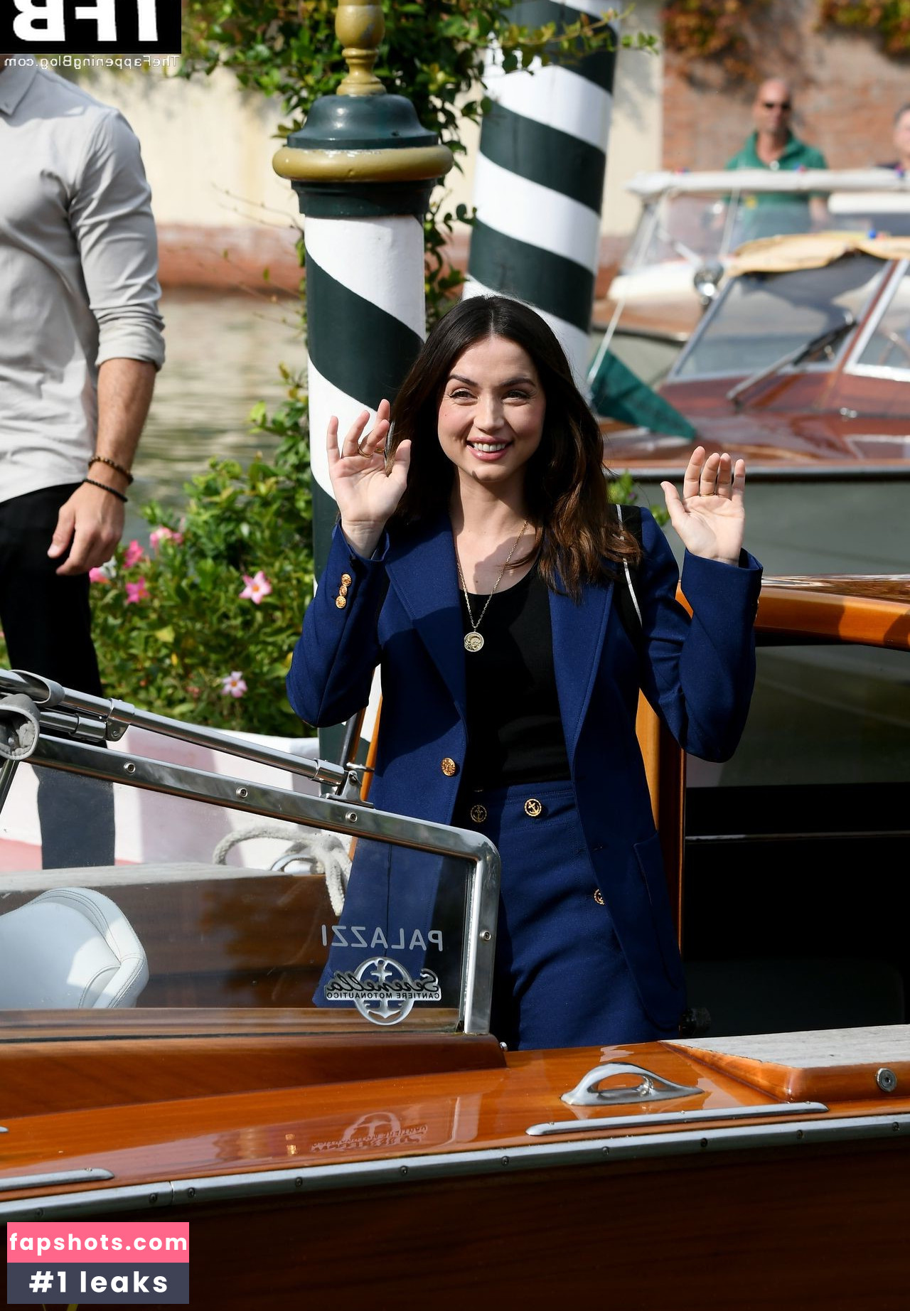 Ana de Armas gallery photo #657