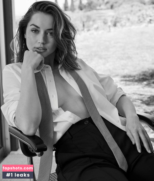 Ana de Armas gallery photo #660