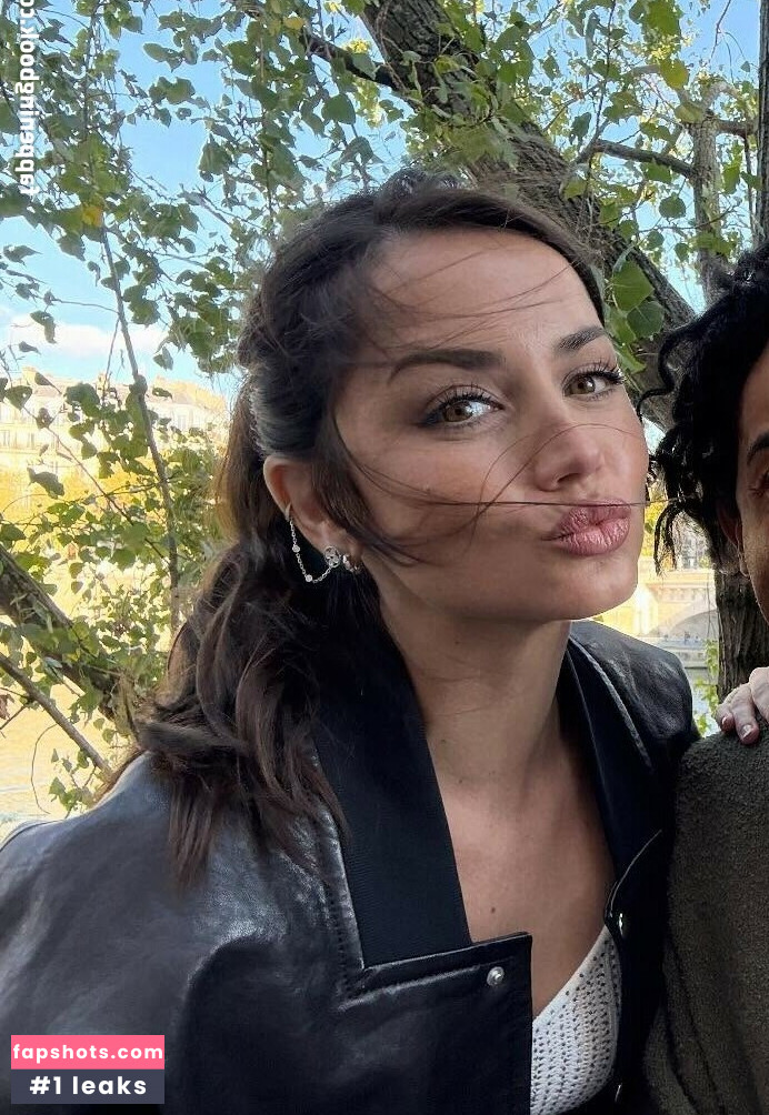 Ana de Armas gallery photo #96