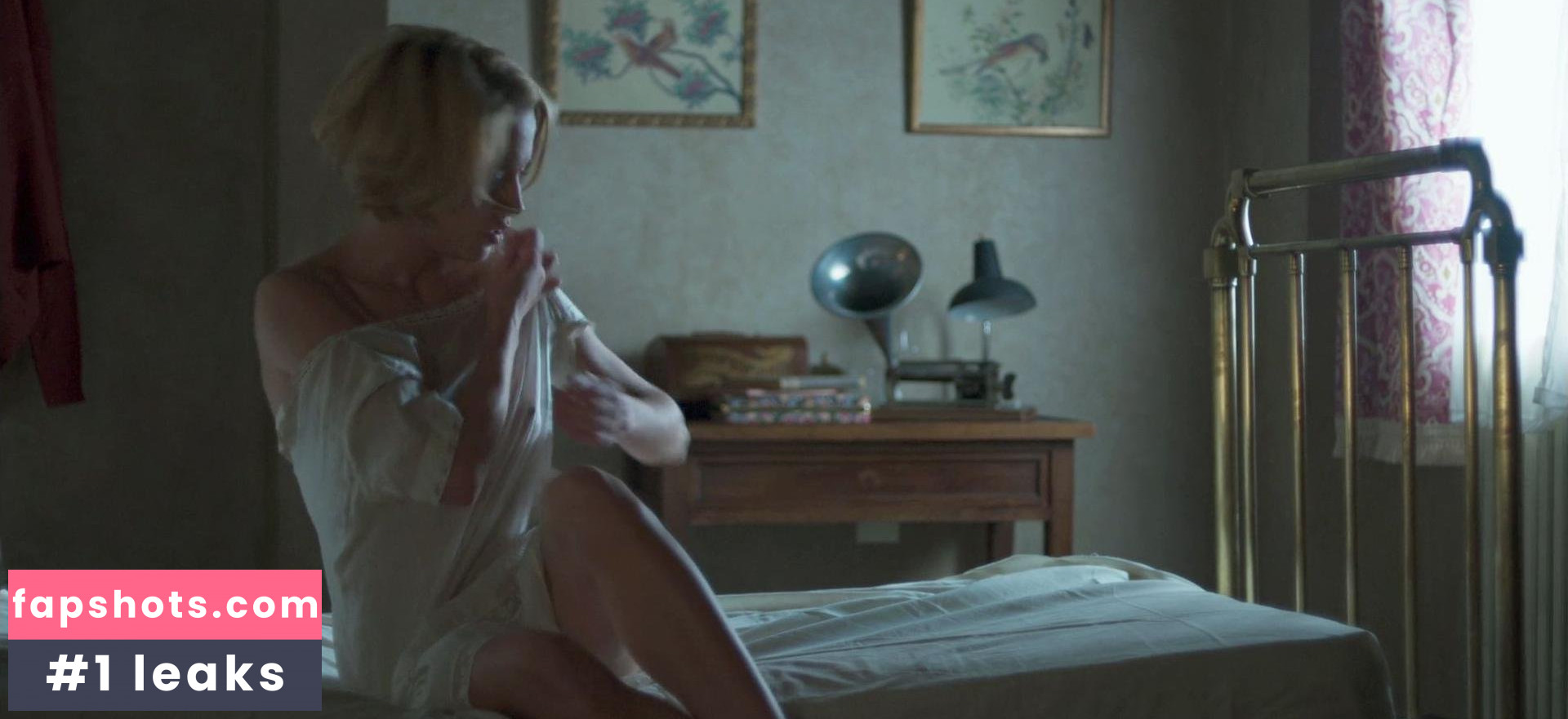 Ana Fernández gallery photo #12