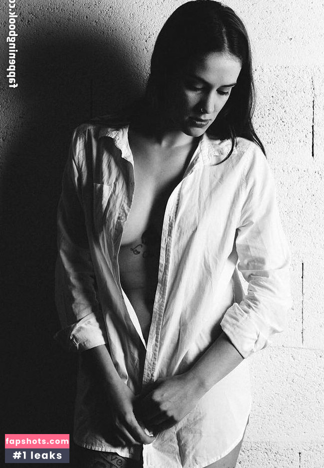 Ana Ferreira gallery photo #13