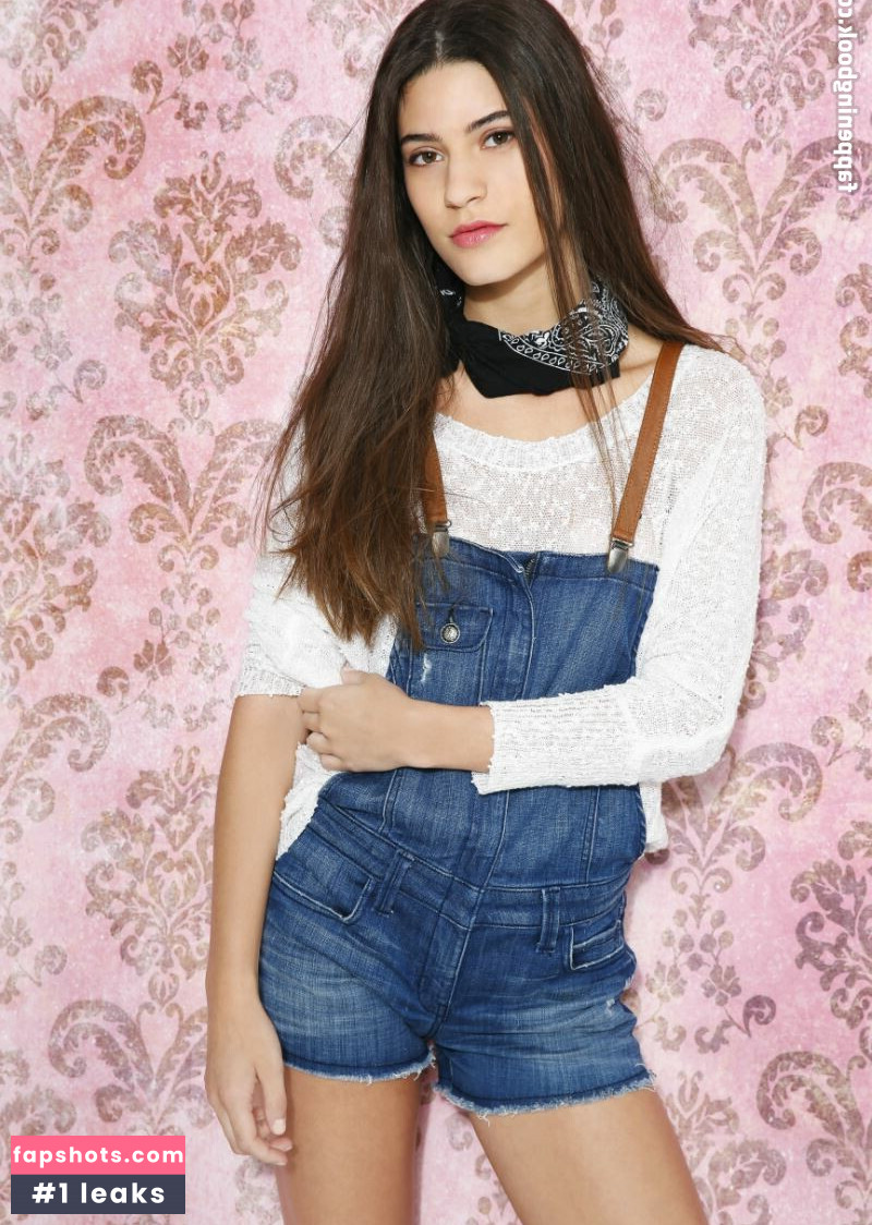 Ana Ferreira gallery photo #17