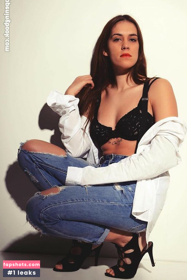 Ana Ferreira gallery photo #18