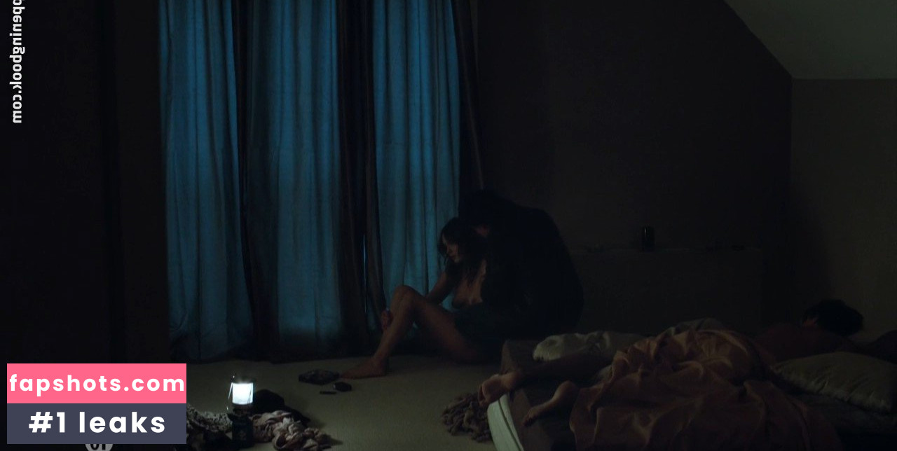 Ana Girardot gallery photo #19