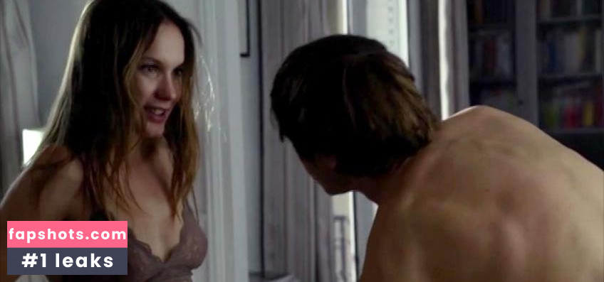 Ana Girardot gallery photo #34