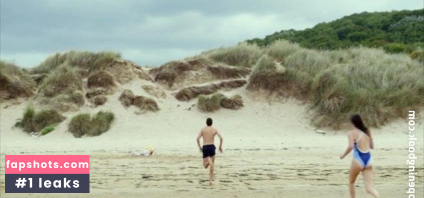 Ana Girardot gallery photo #40