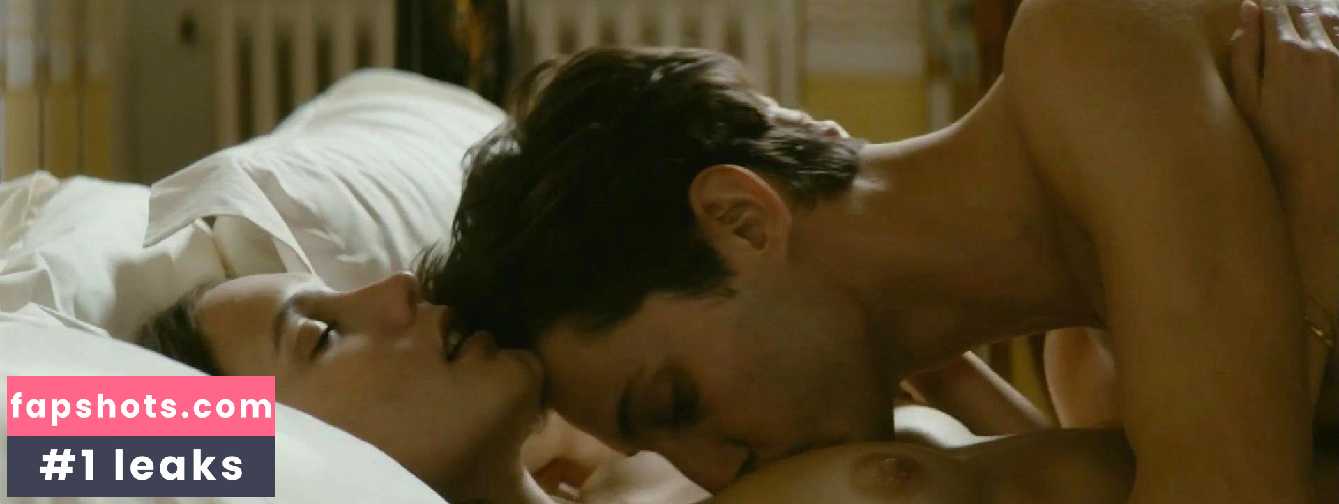 Ana Girardot gallery photo #45