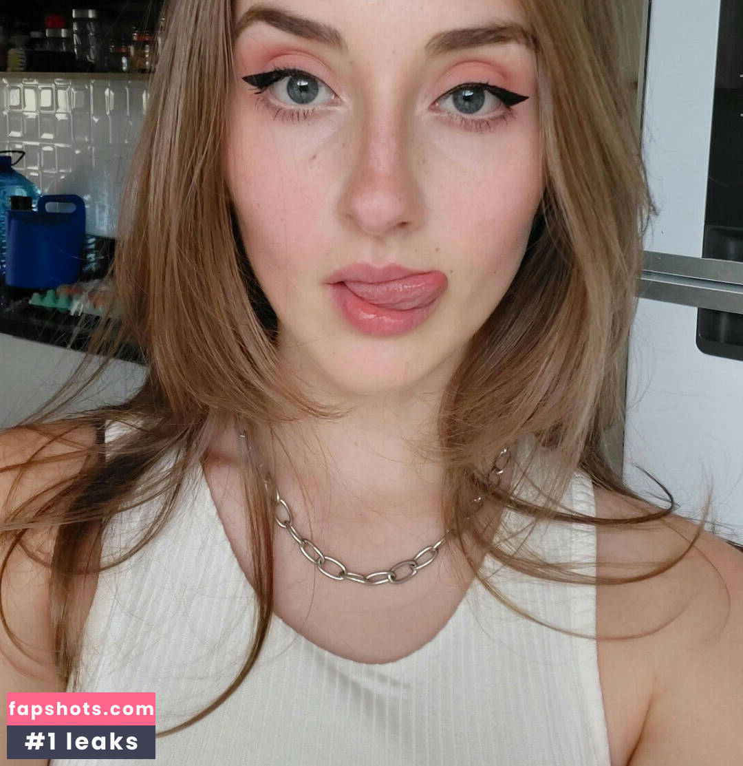 Ana Hilgemberg gallery photo #2