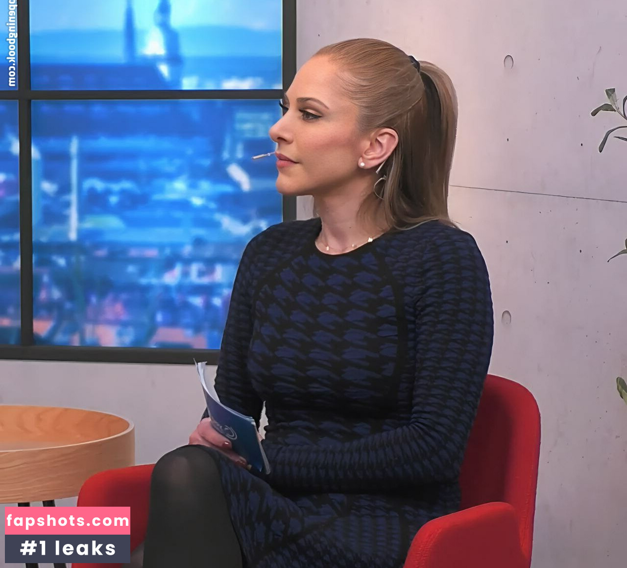 Ana Kasparian gallery photo #3