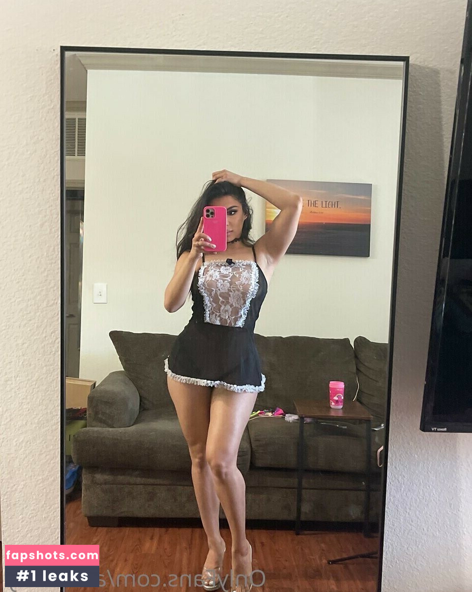 Ana Lozano gallery photo #2