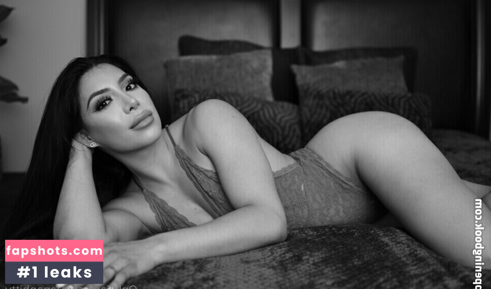 Ana Lozano gallery photo #28