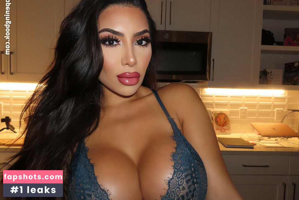 Ana Lozano gallery photo #10