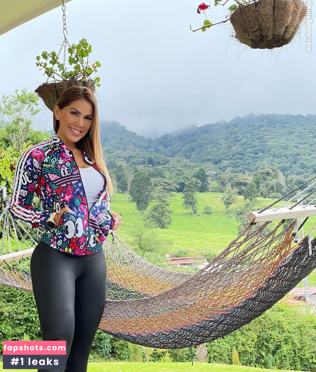 Ana Lucia Vega gallery photo #24