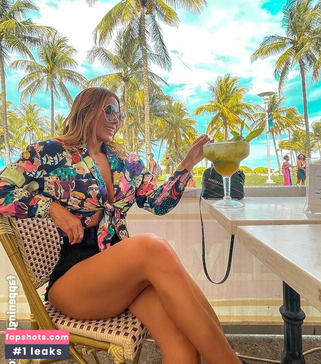 Ana Lucia Vega gallery photo #37