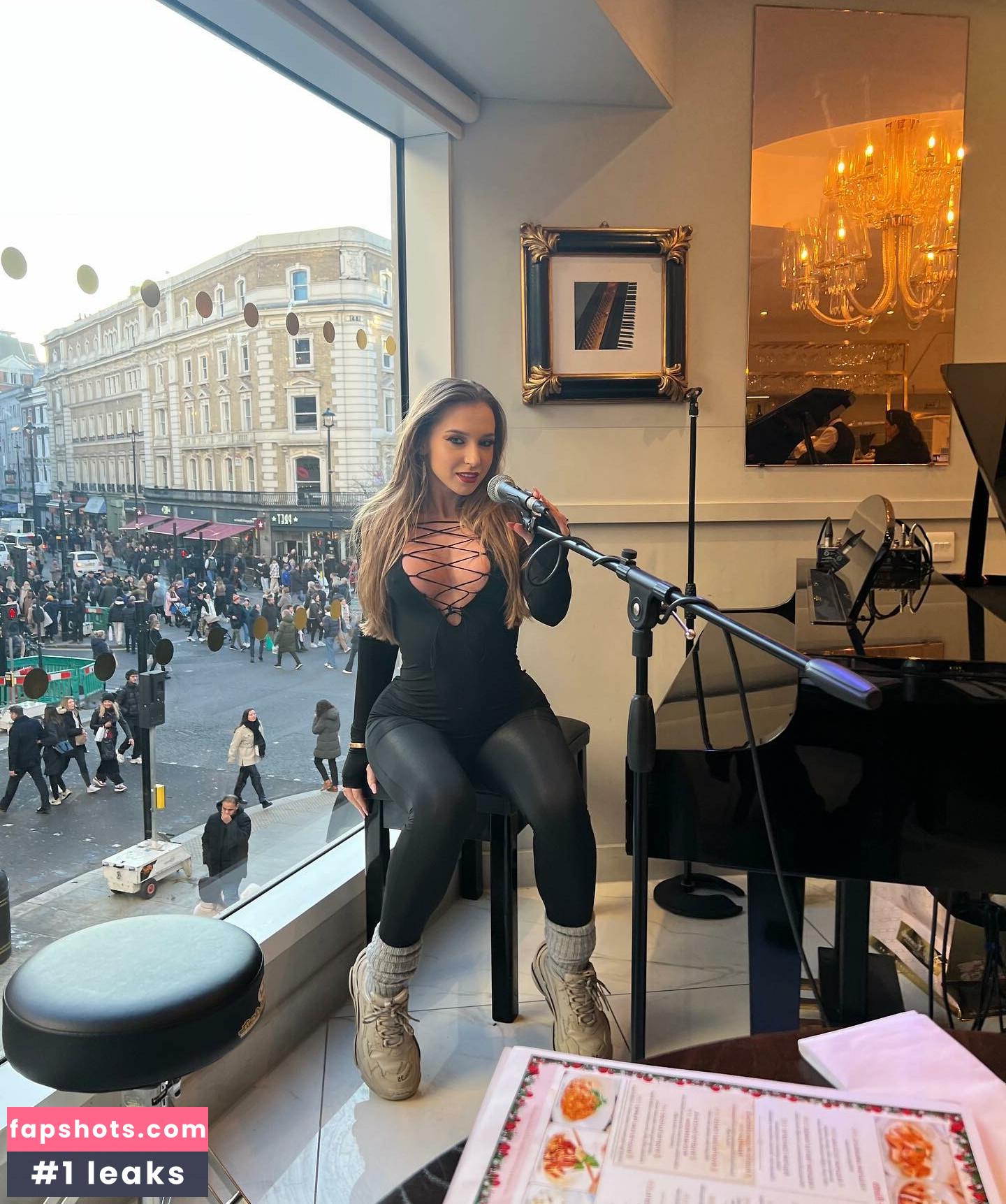 Ana Manta gallery photo #12