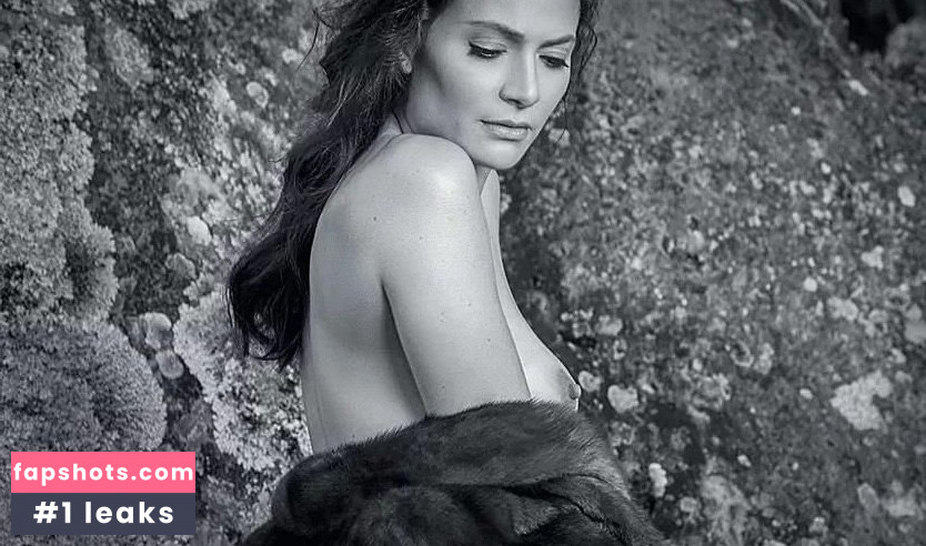 Ana Maria Orozco nude babe gallery