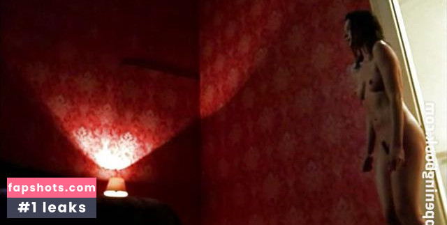 Ana Moreira gallery photo #14