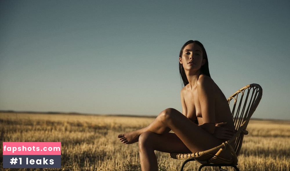 Ana Moya Calzado gallery photo #2