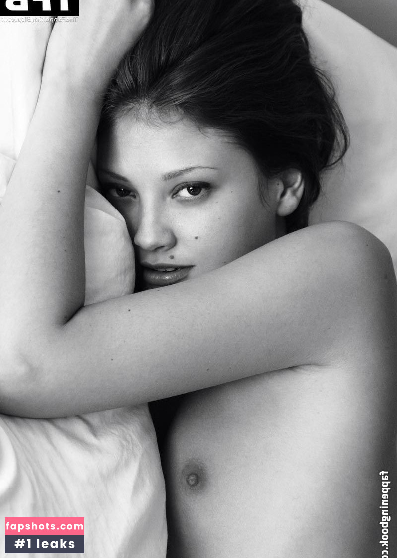 Ana Predo gallery photo #58