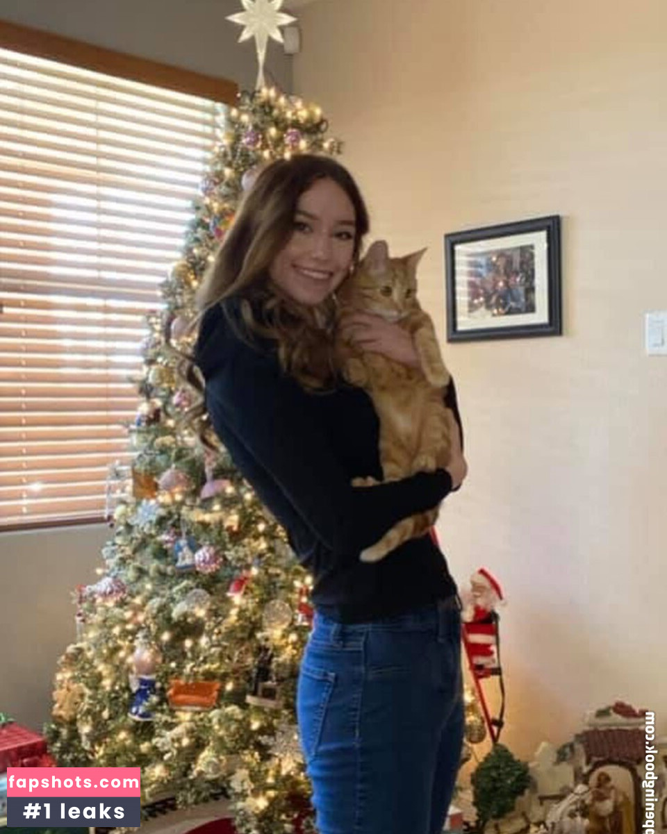 Ana Saia gallery photo #2