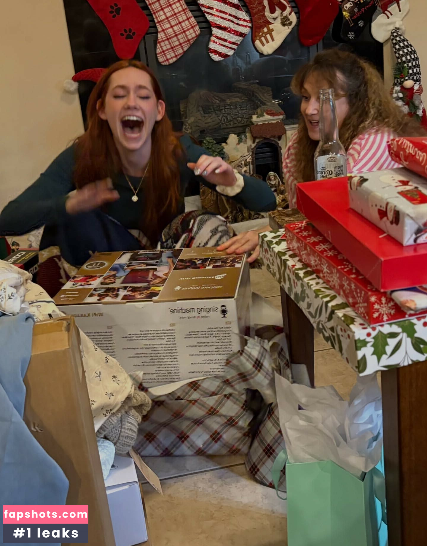 Ana Saia gallery photo #3