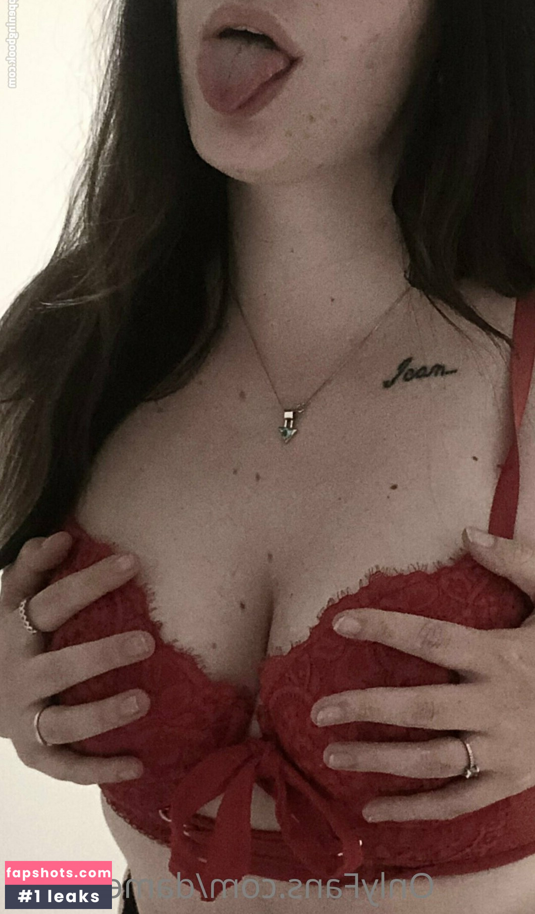 ana_uhiram gallery photo #3