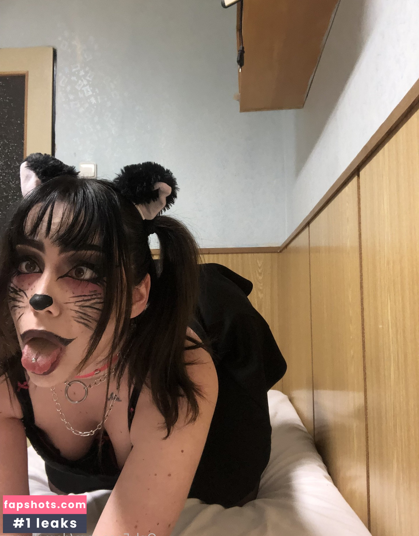 ana_uhiram gallery photo #40