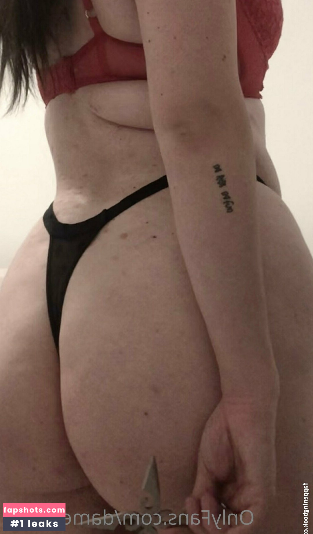 ana_uhiram nude babe gallery