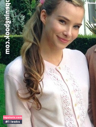 Ana Walczak gallery photo #22