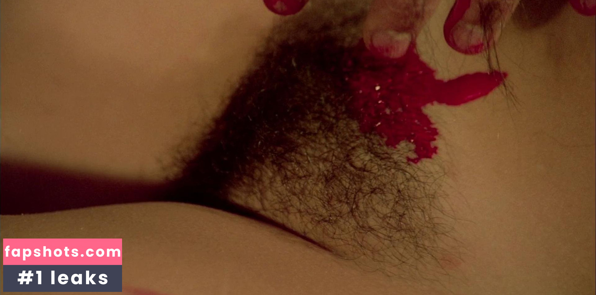 Ana Zanatti gallery photo #10