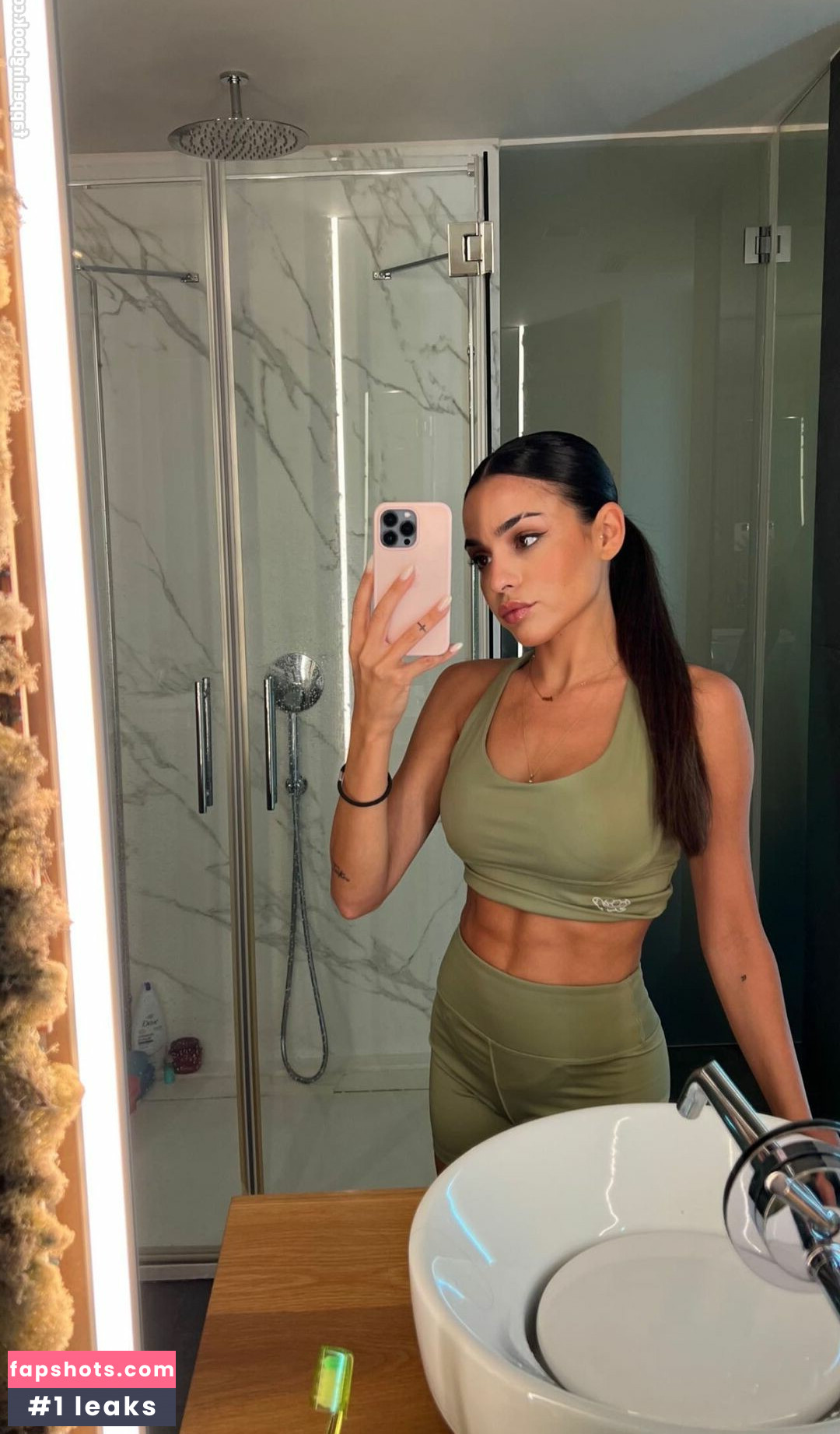 Anabel Hernandez gallery photo #15