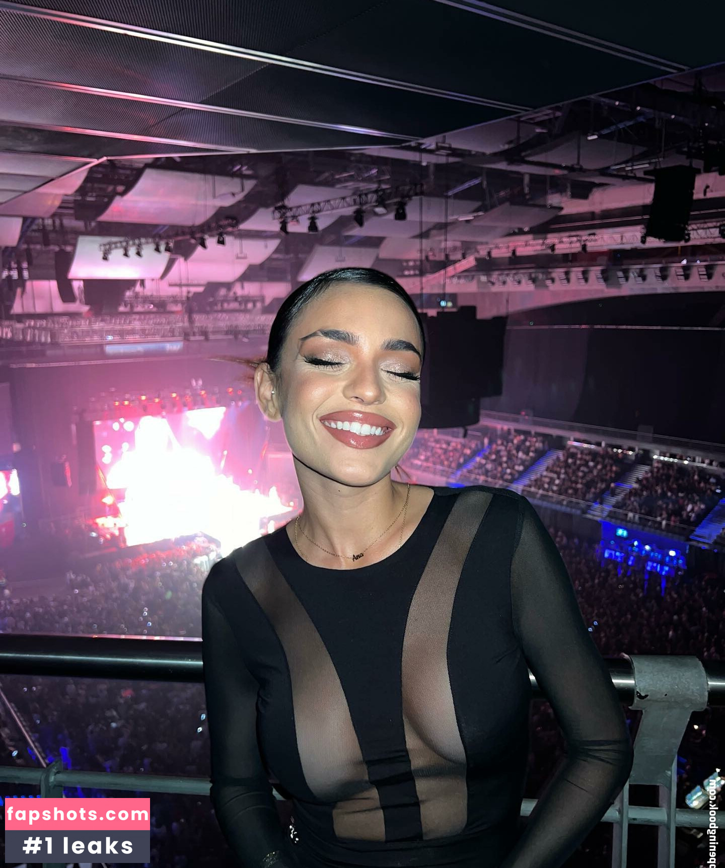 Anabel Hernandez gallery photo #21