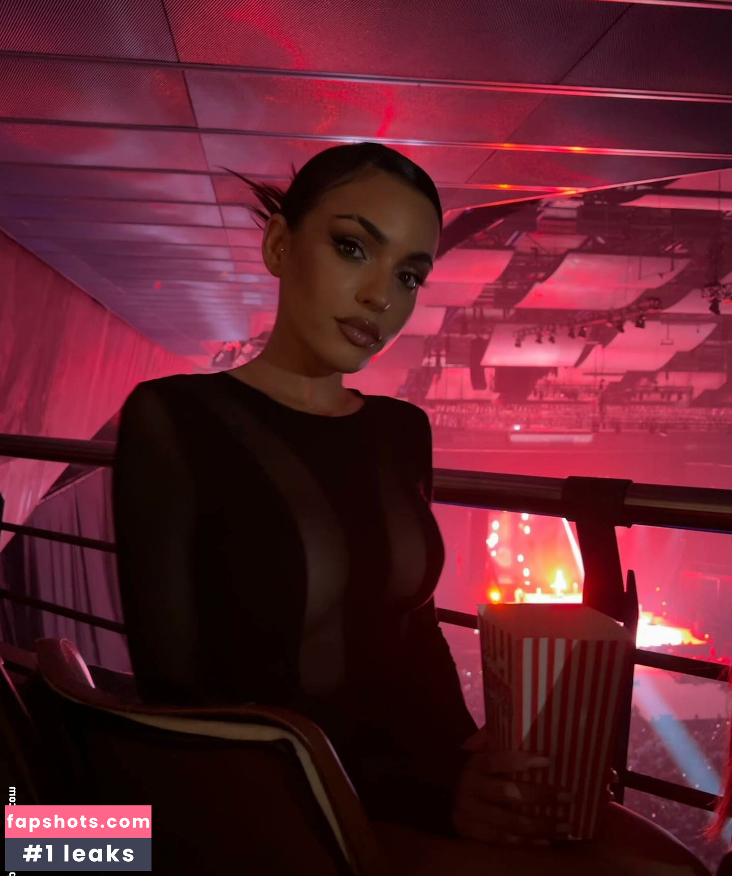 Anabel Hernandez gallery photo #27