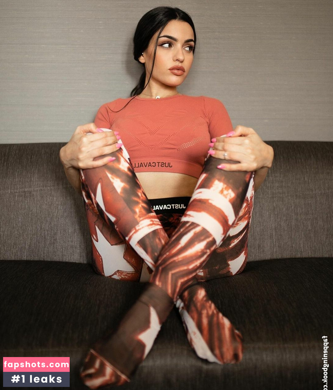 Anabel Hernandez gallery photo #87