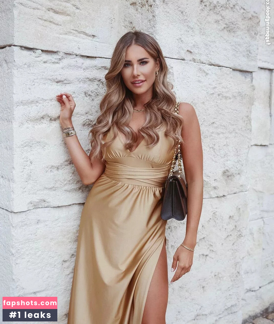 Anahita Rehbein gallery photo #11