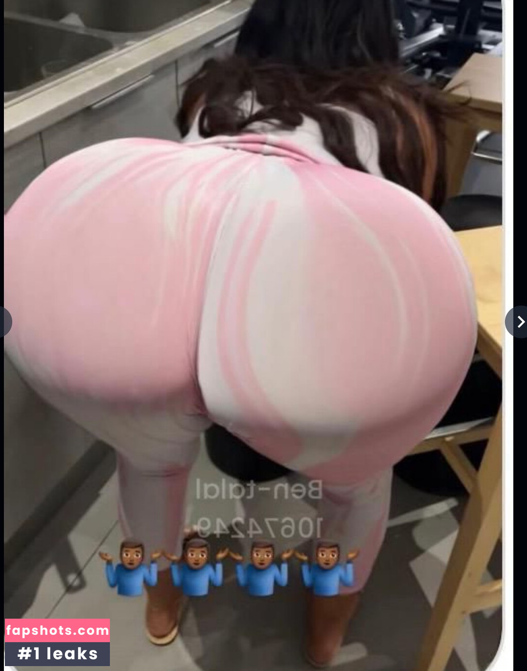 Anais Bragadias gallery photo #22