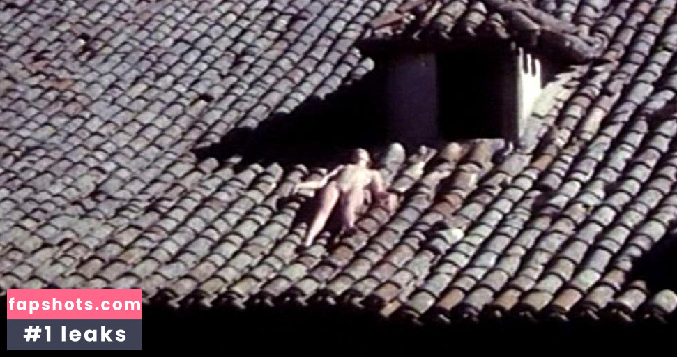 Analía Gadé nude babe gallery