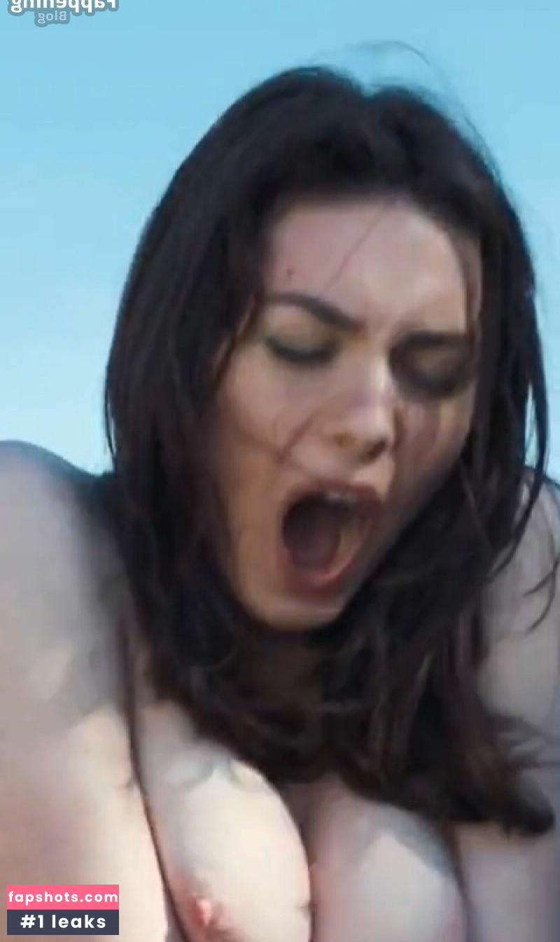 Anamaria Vartolomei gallery photo #2