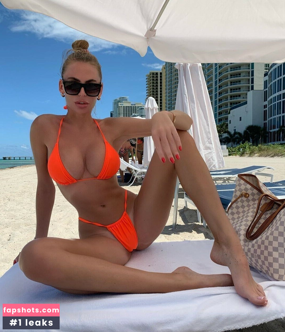 Anastasia Skyline gallery photo #28