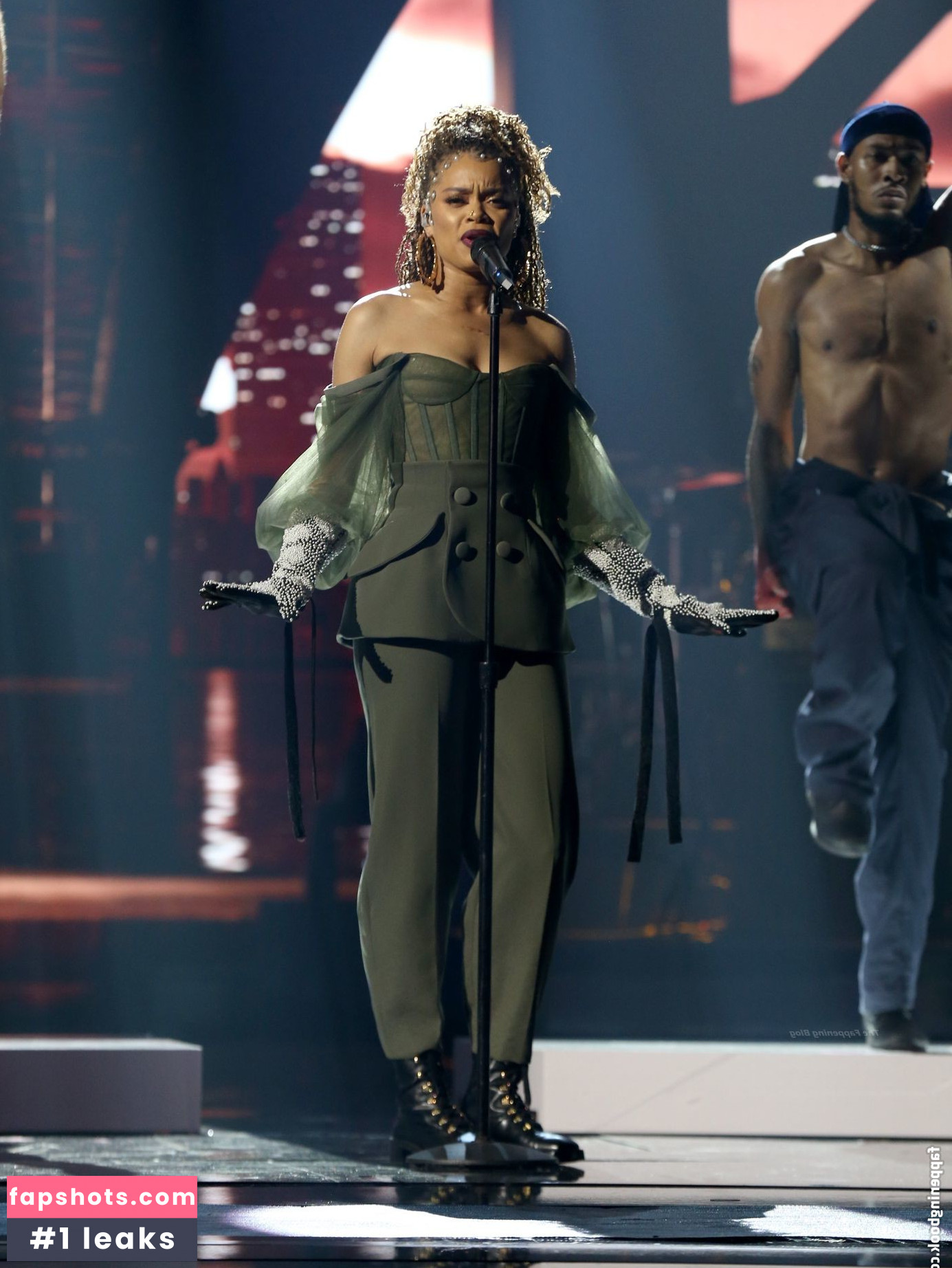 Andra Day gallery photo #8