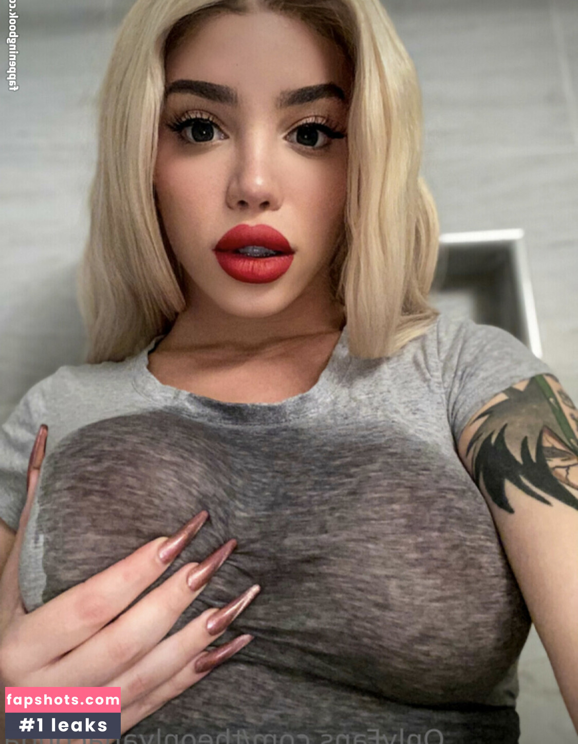 Andrea Anaconda gallery photo #27