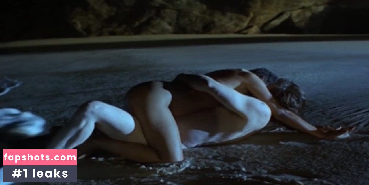 Andrea Bloom gallery photo #4