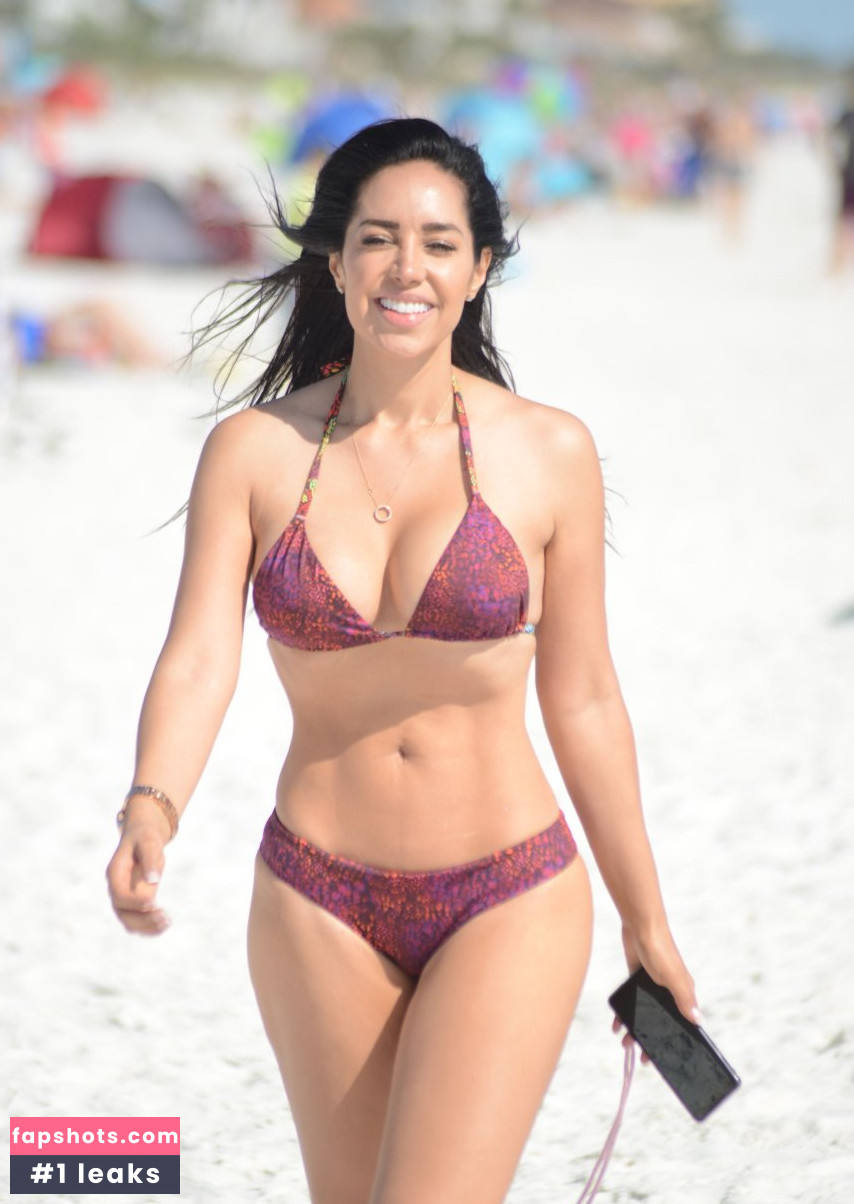 Andrea Calle gallery photo #38