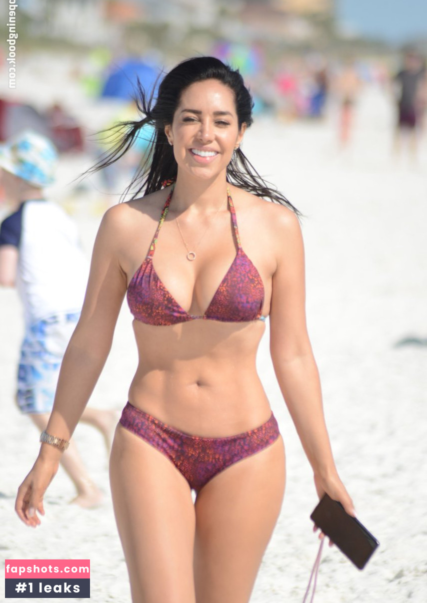 Andrea Calle gallery photo #39