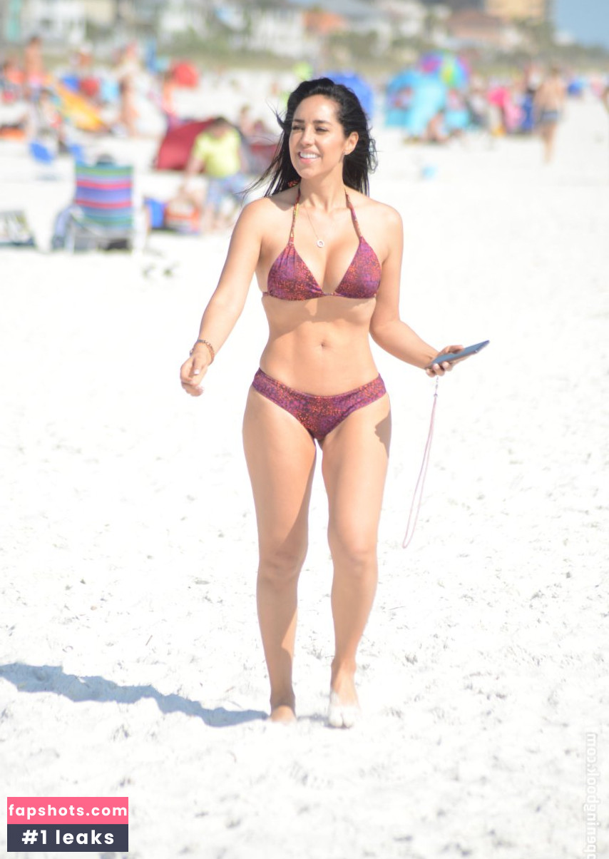 Andrea Calle gallery photo #42